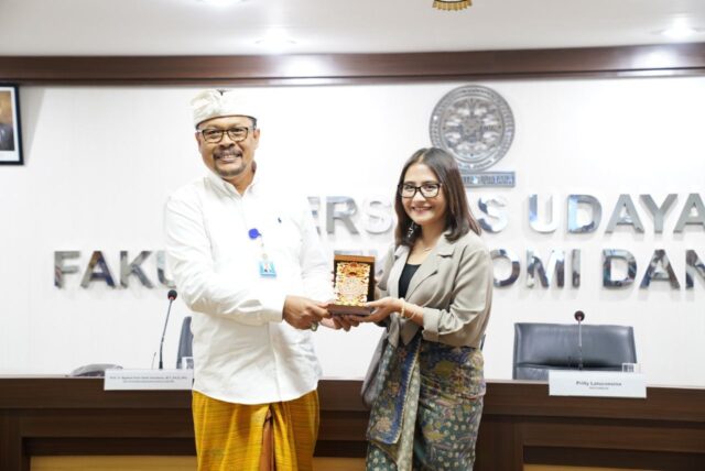 Kelas Kolaborasi Universitas Udayana Hadirkan Prilly Latuconsina ...